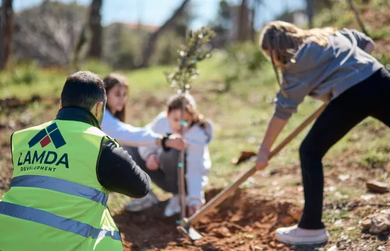 Η LAMDA Development συμμετέχει ενεργά στην αποκατάσταση και την αναβάθμιση του φυσικού περιβάλλοντος και της ασφάλειας στο Δήμο Πεντέλης, ο οποίος επλήγη ιδιαίτερα από τις καταστροφικές πυρκαγιές τον Αύγουστο 2024.