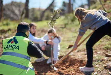 Η LAMDA Development συμμετέχει ενεργά στην αποκατάσταση και την αναβάθμιση του φυσικού περιβάλλοντος και της ασφάλειας στο Δήμο Πεντέλης, ο οποίος επλήγη ιδιαίτερα από τις καταστροφικές πυρκαγιές τον Αύγουστο 2024.